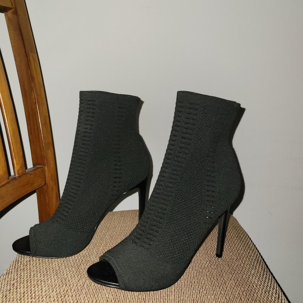 Steve Madden Candid never worn booties